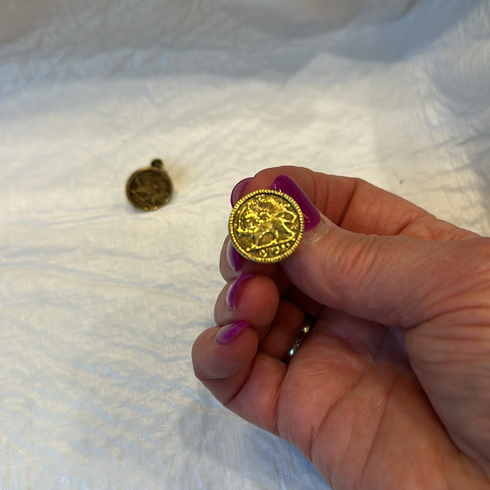 Lot of 5 pairs of vintage screw back earrings - Picture 6 of 8